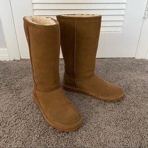 Bearpaw fur lined boots